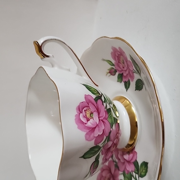 English Fine Bone China Vintage Teacup & Saucer WideMouth Large Old Garden Rose - Picture 7 of 8